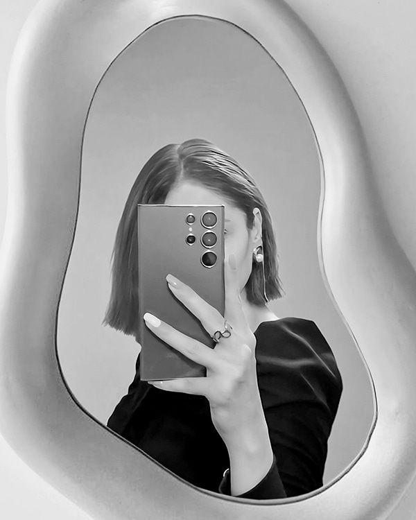 🪄 A Mirror, A Whisper - Feloriya